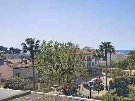 superbe t3 de 88m2 avec terrasse et rooftop au coeur de portissol