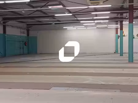 location commerce maurepas 78310 564m²