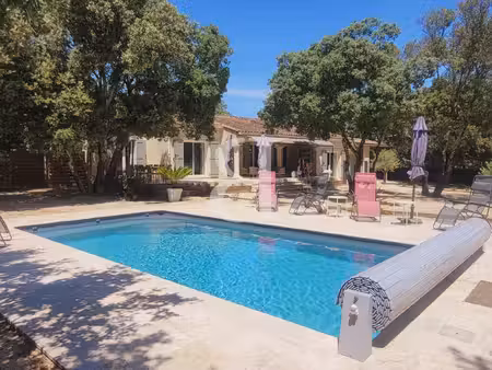 maison de plain pied avec jardin et piscine à chamaret
