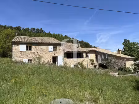 mas restauré avec gout dans la région de nyons
