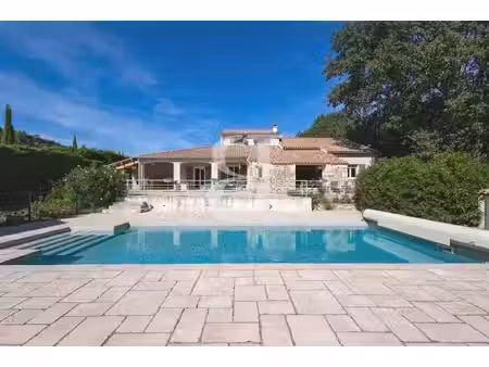 très belle villa avec terrain et piscine en exclusivité à sai