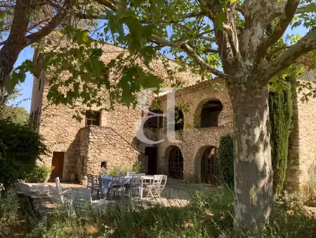 authentique mas en pierres avec piscine dans la région de buis-