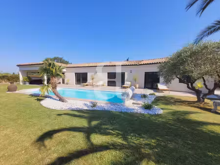 superbe villa contemporaine avec piscine région la bégude de m