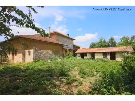 dépendance 115m² avec 946m² de terrain proche centre village foissiat