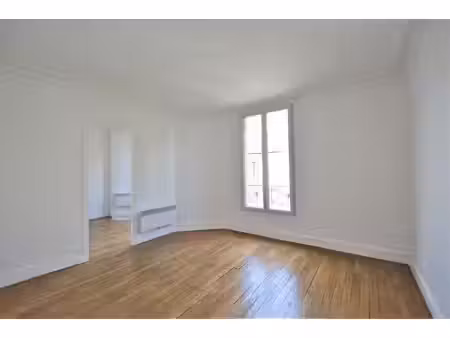 location appartement 2 pièces  42.07m²  le kremlin
