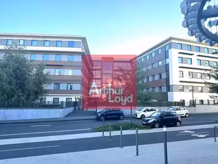 location bureaux 700m² à 3209m²