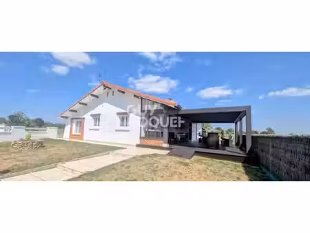 le vignau - maison familiale pleine de charme et de possibilités