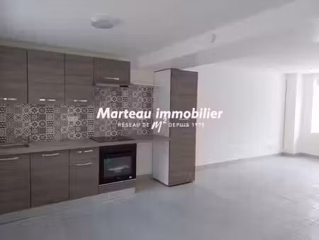 maison/appartement t4 avec cour exterieure