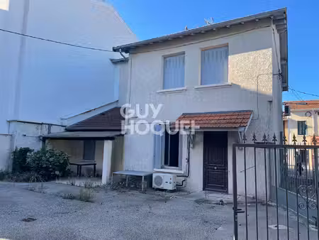 immeuble avec commerce   logement et dépendance à saint laurent de mure - réf 4730 - 395 0