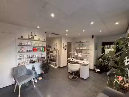 vente local commercial 90m2 échirolles 38130 - 165000 € - surface privée