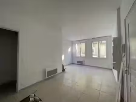location appartement 3 pièces 63 m² à castillon-la-bataille (33350)