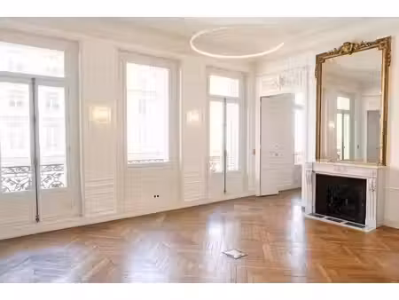 location bureaux 137m² à 633m²