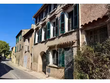 cogolin - maison de village de 136 m² avec garage - fort potentiel