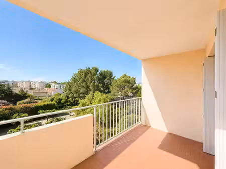 3 pièces 65 m² frejus traversant terrasse & balcon parking cave
