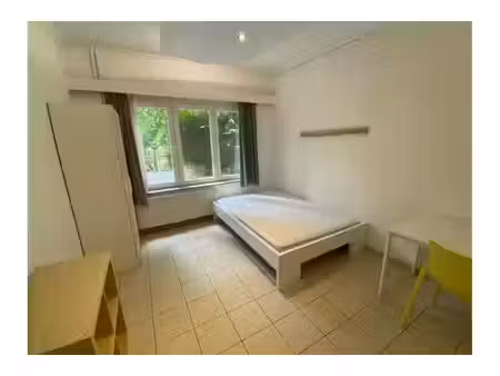 immeuble mixte en colocation à avenue télémaque forest (vbe62533)