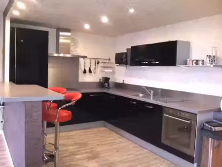 location appartement 3 pièces 74m² hyeres 83400