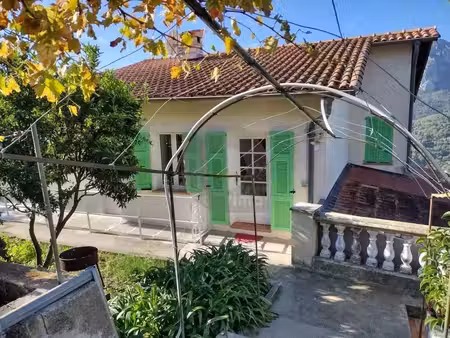 location appartement 3 pièces 60m² castellar 06500