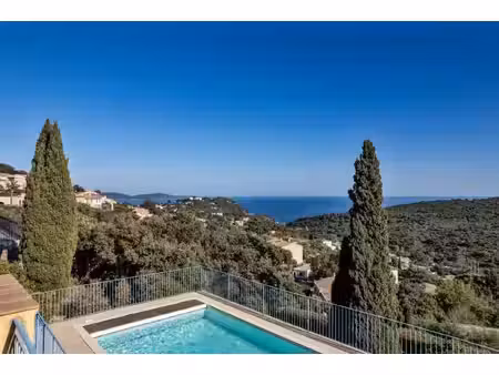 projet de rénovation avec vue sur la mer - propriété d’exception à découvrir