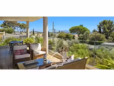 appartement à vendre 4 pièces bandol (83) + 2 parkings + terrasse