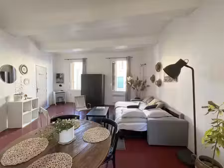 charmant studio de 30 m² meublé  au cœur du centre ville d'apt