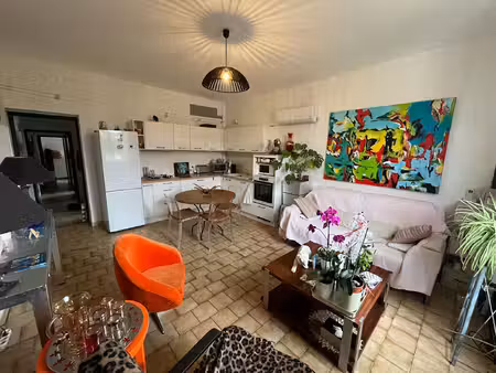 appartement t3 en r+1 avec cave et vue sur le village
