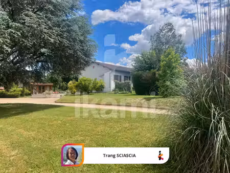 à laiz  maison de 3 chambre sur un terrain de 3600m2