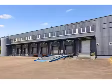 location entrepôt 1455m² à 3841m²