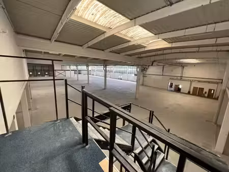 location entrepôt 3824m²
