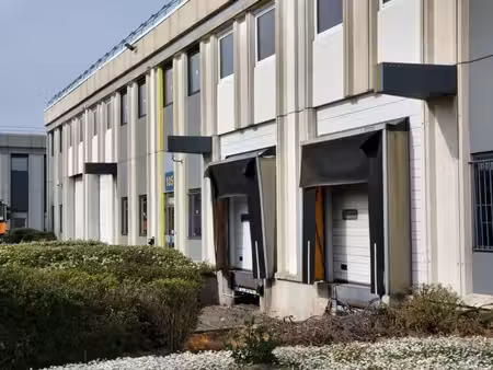 location local d’activités 2608m²