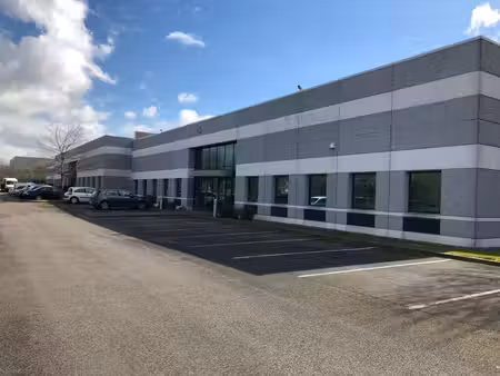 location local d’activités 1282m²