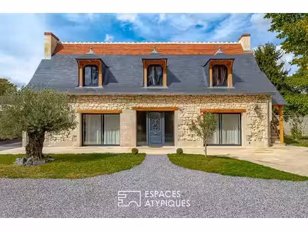 maison de caractère rénovée et son jardin bucolique