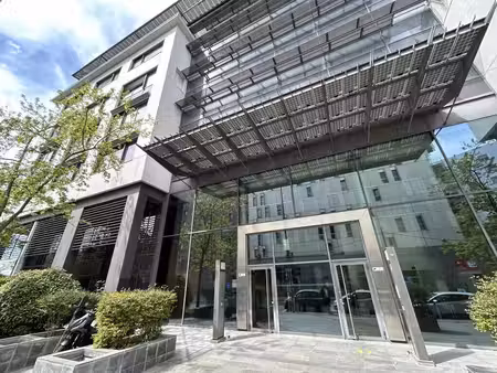location bureaux 105m² à 13364m²