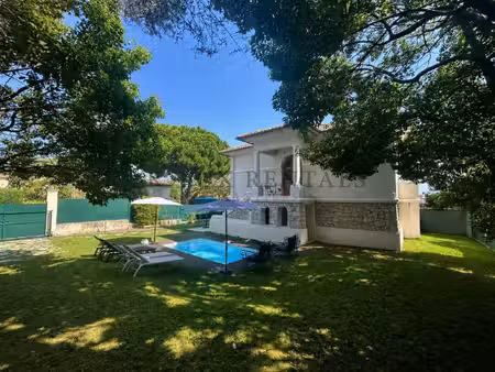 villa de luxe à louer dans le quartier ponteil