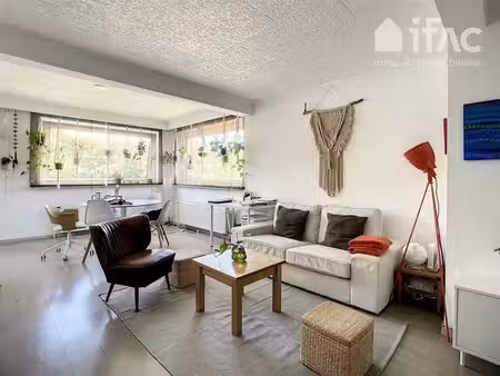 appartement avec 2 chambres  terrasse et garage