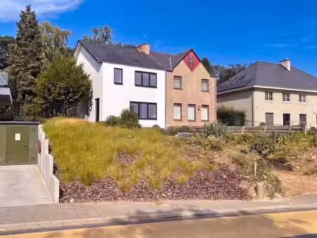 maison rénovée & énergétique (b!) sur un terrain de 9a29ca!