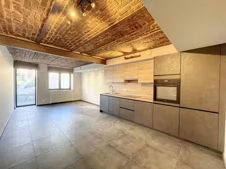appartement 1 chambre en rez-de-chaussée.