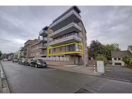 appartement 2 ch et terrasse + parking à coté de l'enjambée