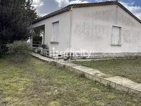 vente maison à saintes (17100) : à vendre / 75m² saintes