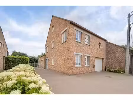 luxueuze  halfopen bebouwing met 3 slaapkamers  inpandige...
