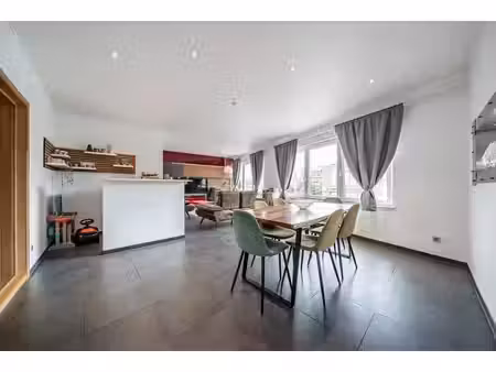 appartement avec 3 chambres  garage et terrasse