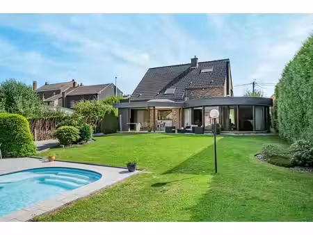 maison 4 façades style fermette avec piscine