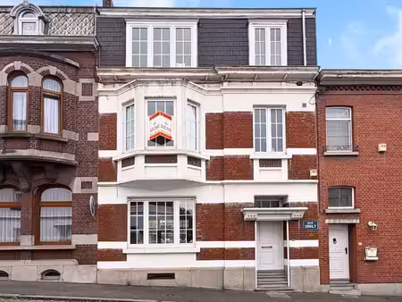 maison 5 chambres idéalement située à charleroi