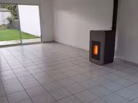 location maison à rainneville (80260) : à louer / 98m² rainneville