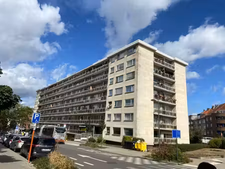 2 chambre appartement avec 2 balcons à evere