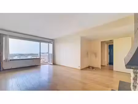 appartement 2 chambres avec grande terrasse et vue dégagée –