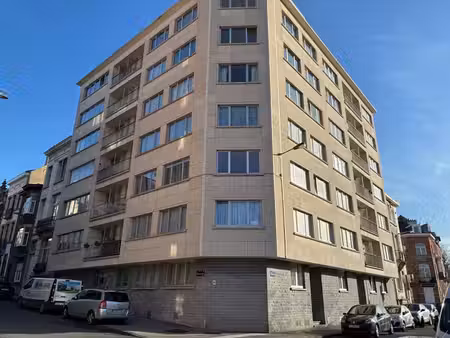 st josse/limite schaerbeek-charmant appartement 2 chambres