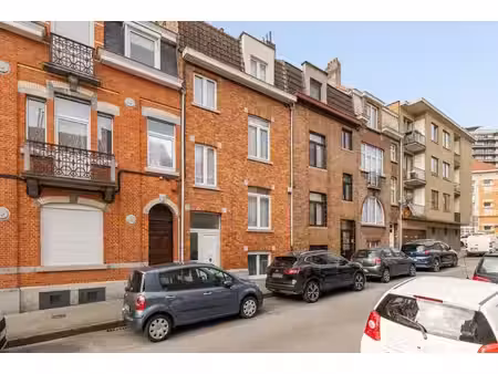 splendide jardin - grenier aménageable - maison saine