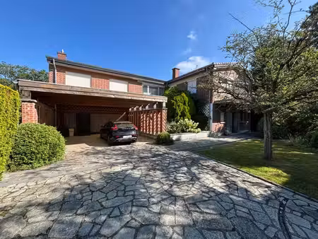 villa à rénover sur une parcelle exceptionnelle de 2110 m²