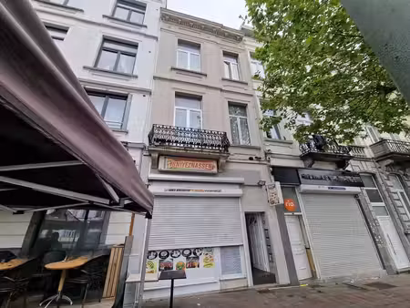immeuble de commerce et d'habitation