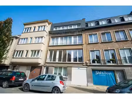 immeuble de rapport 4 unités + 5box jette